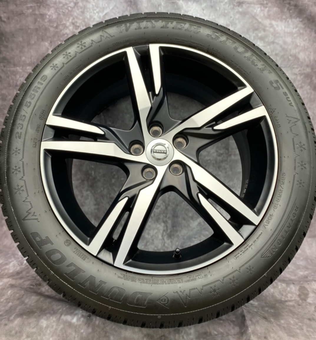 Zimní originální alu kola Volvo XC60 235/55R19 Dot23