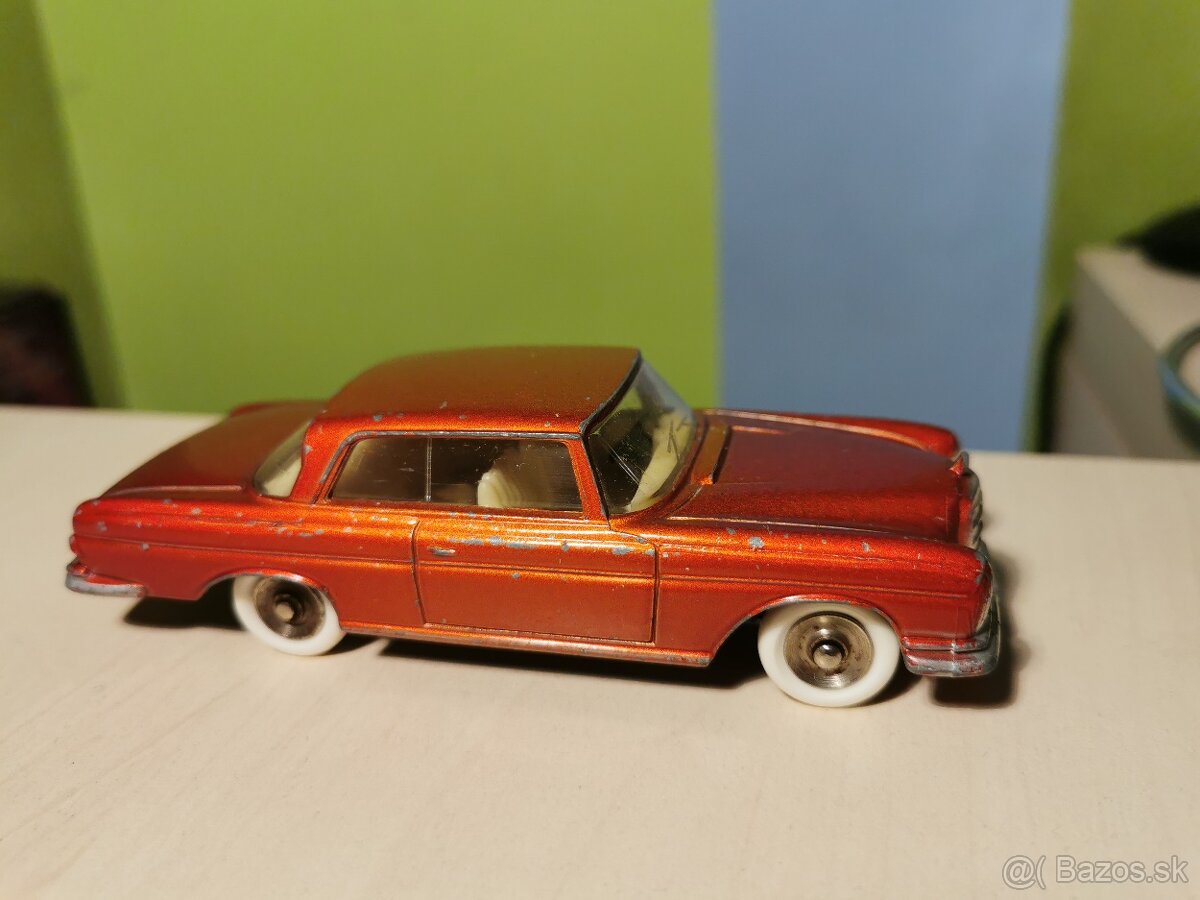 Dinky toys Mercedes