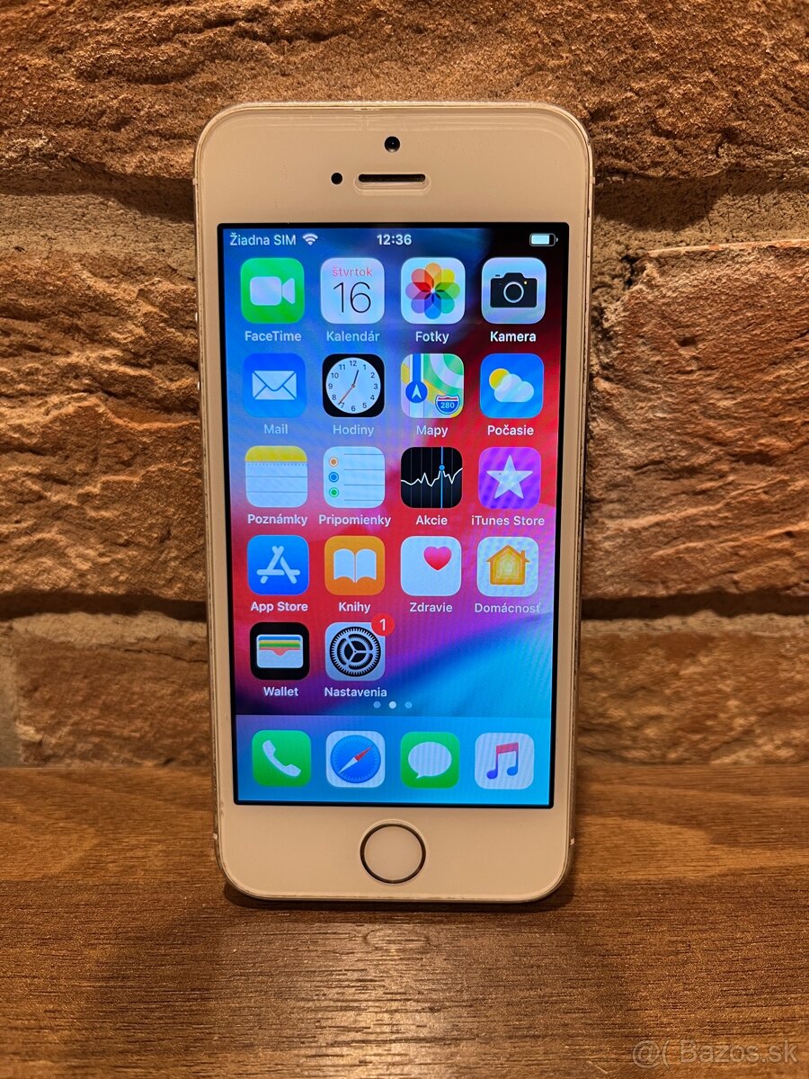 iPhone 5s 32 GB biely odhlaseny icloud