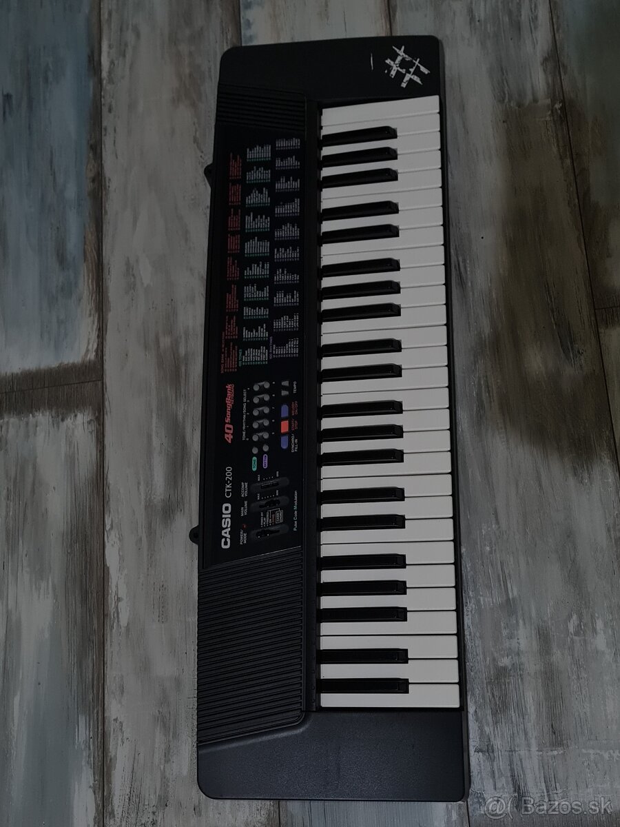 Casio CTK-200 klavír