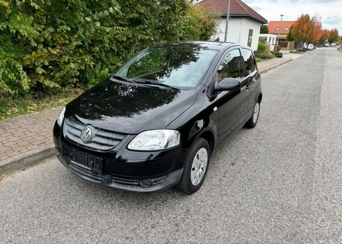 Volkswagen Fox 1,2i , serviska , dobrý stav benzín manuál