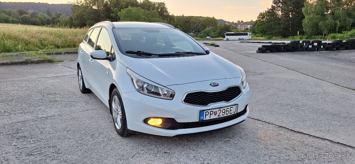 Kia Ceed SW 2013 1.6 benzin M6