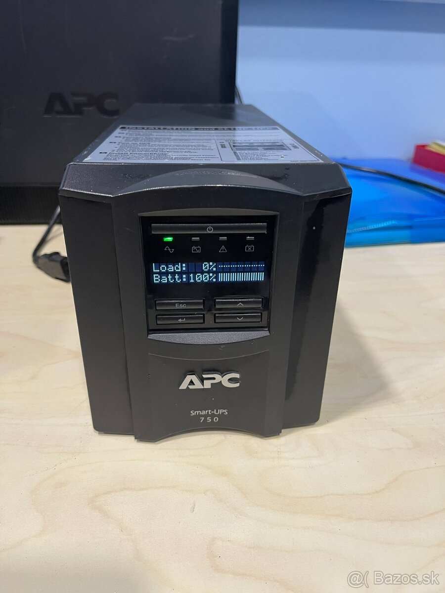 APC Smart-UPS 750 VA LCD 230 V so SmartConnect