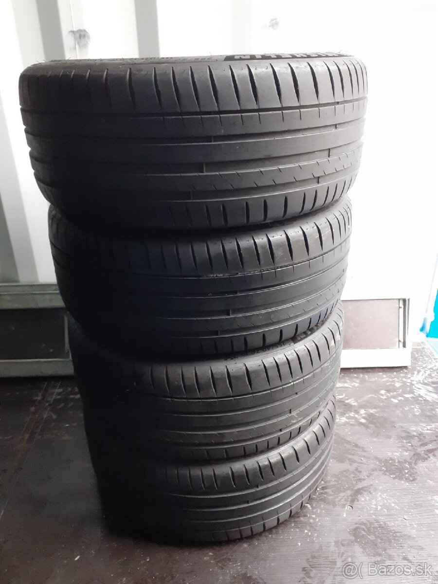 Michelin pilot Sport 255/40R19