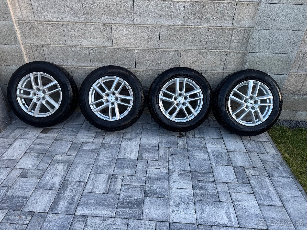 Alu disky R17 obuté na zimných pneu 215/65/17 Pirelli