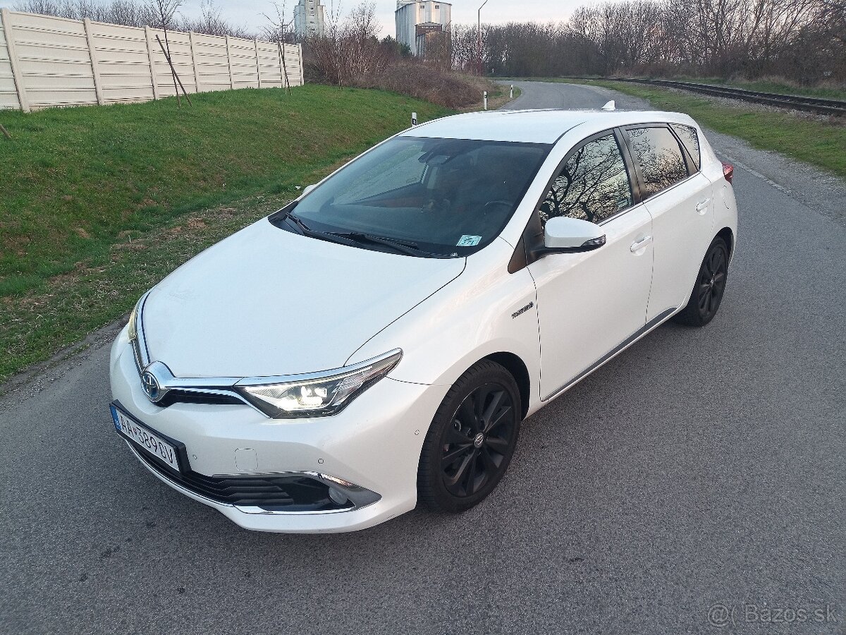 Toyota Auris 1.8 hybrid cvt