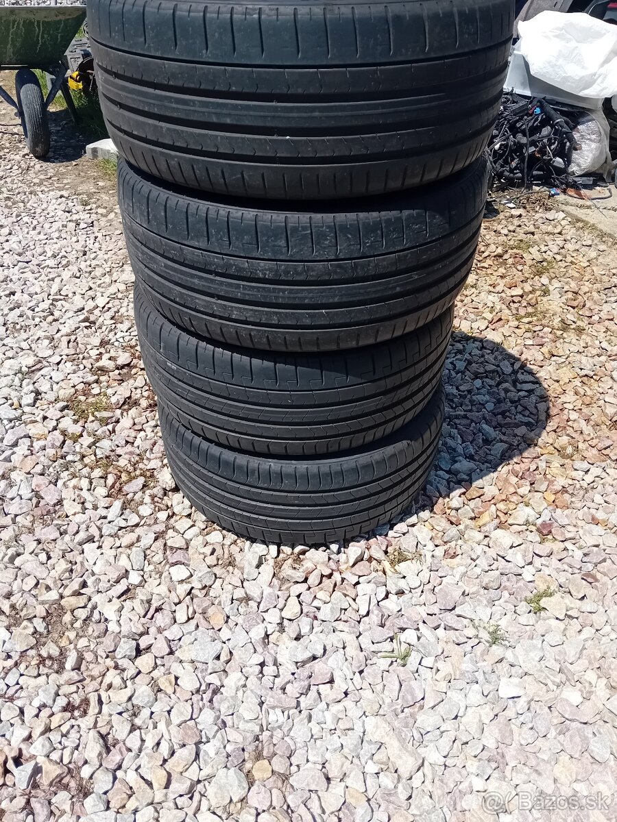 235/35 r19 pirelly letne