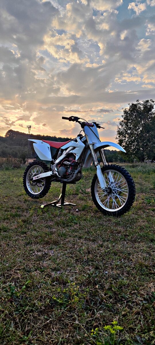 Honda CRF250R 2007 ostrý cross