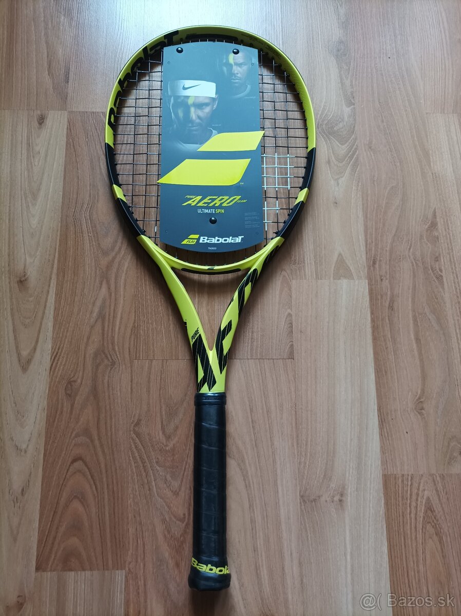 Tenisová raketa BABOLAT PURE AERO TEAM.