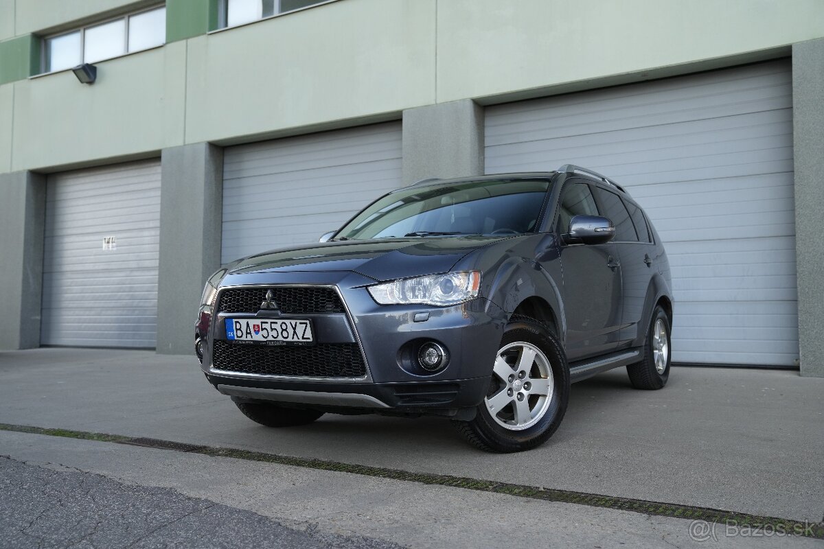 Mitsubishi Outlander 4x4 AUTOMAT, 7miest, SR auto