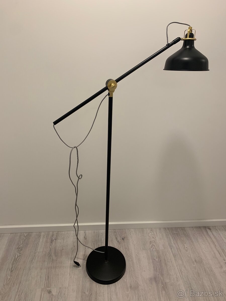 IKEA Ranarp stojaca lampa čierna