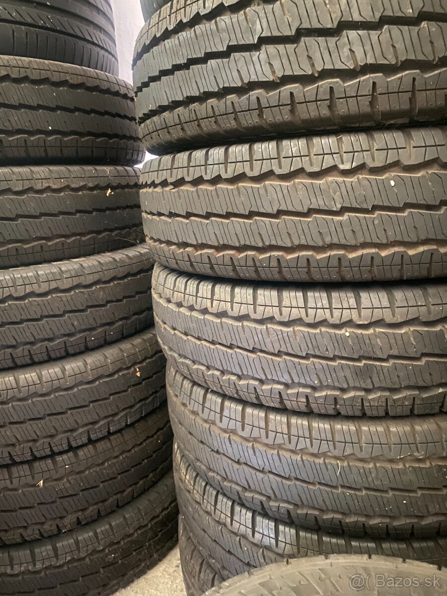 Predam pneumatiky celorocne LT 215/85 r16