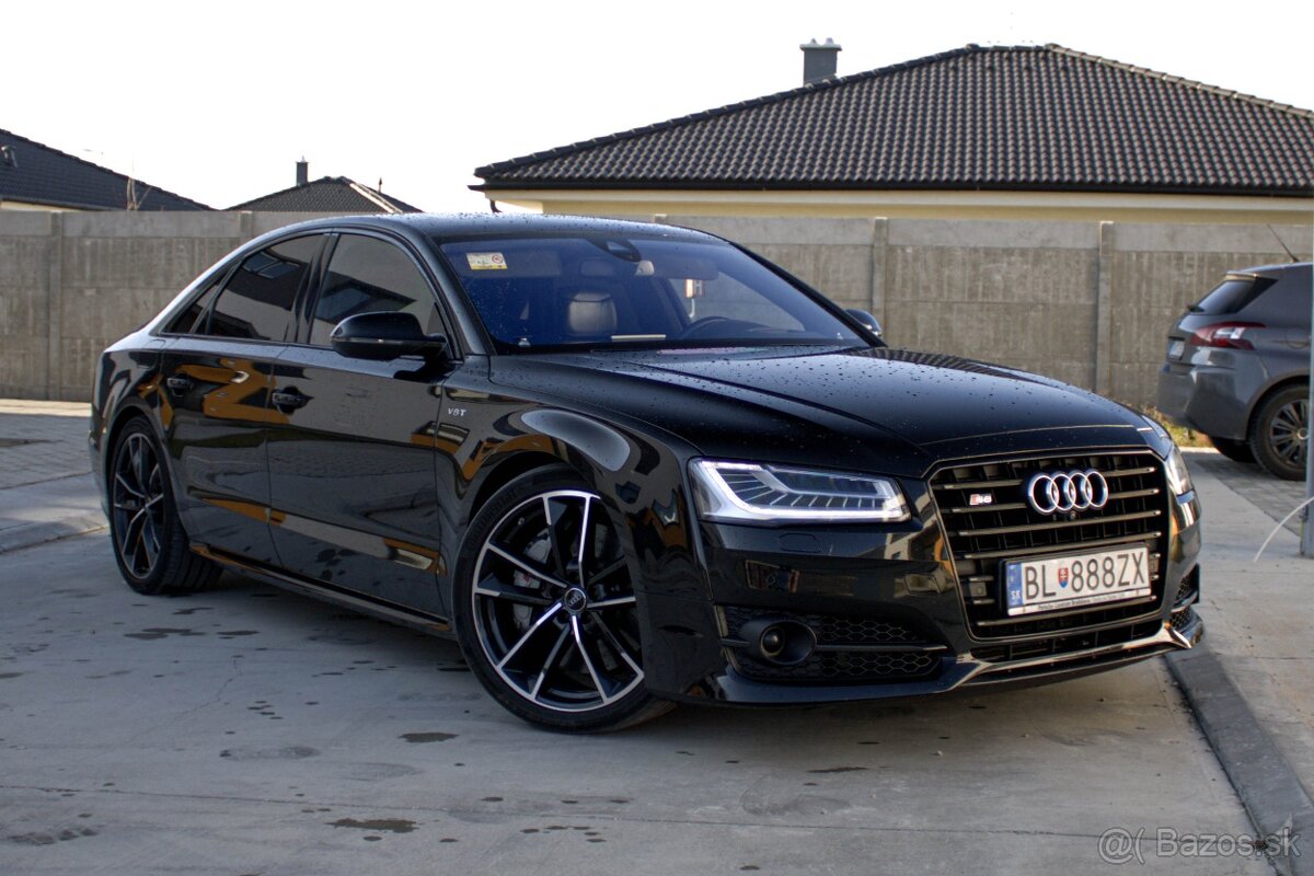 Audi S8 PLUS Quattro AT8 (605k)