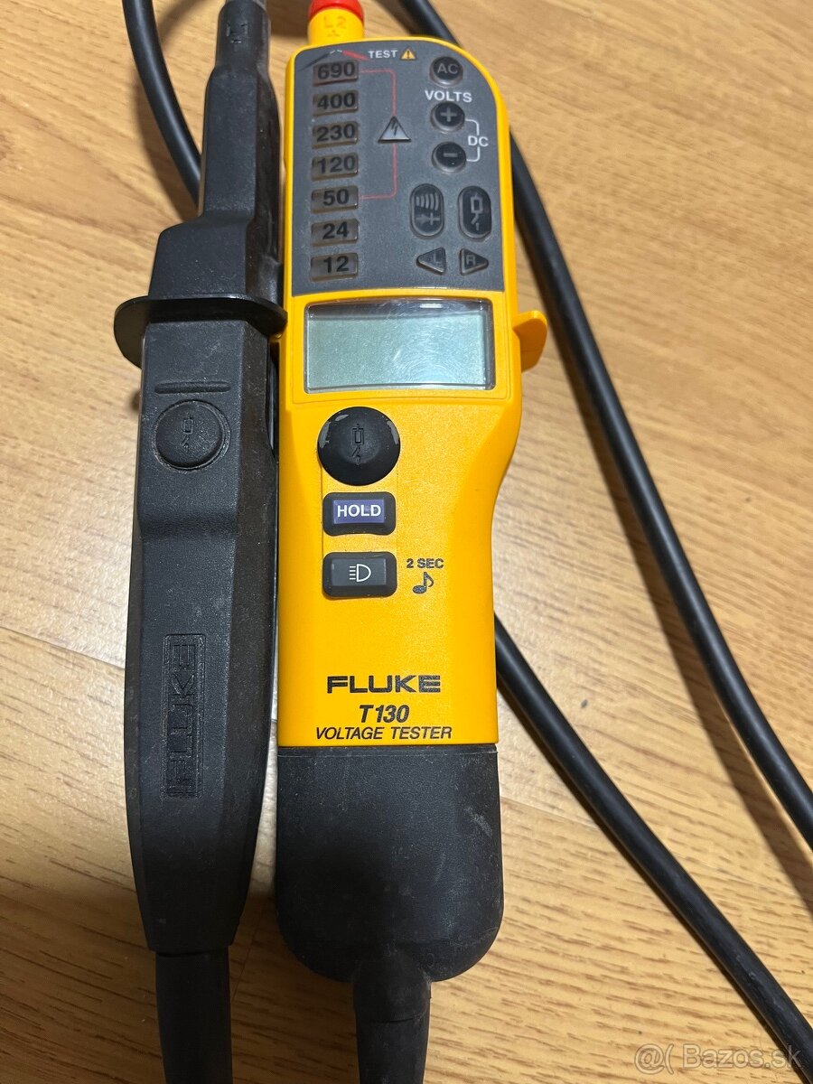 Fluke T130 - Skúšačka napätia a prepojenia s LED a LCD