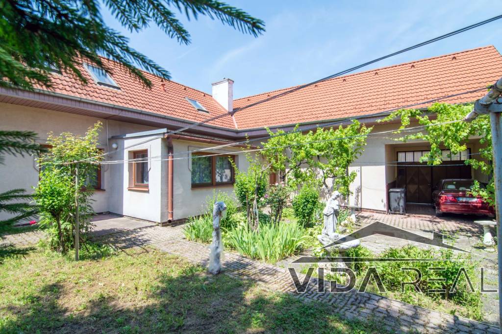 Rodinný dom s veľkorysou rozlohou na Bratislavskej ulici v P
