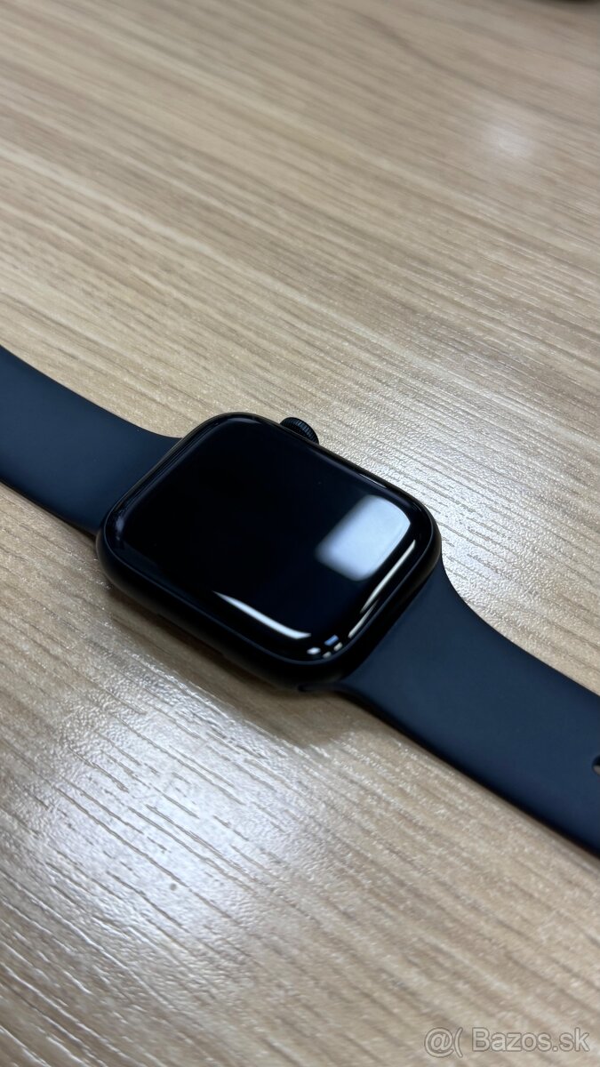 Predám Apple Watch S9 45mm v záruke