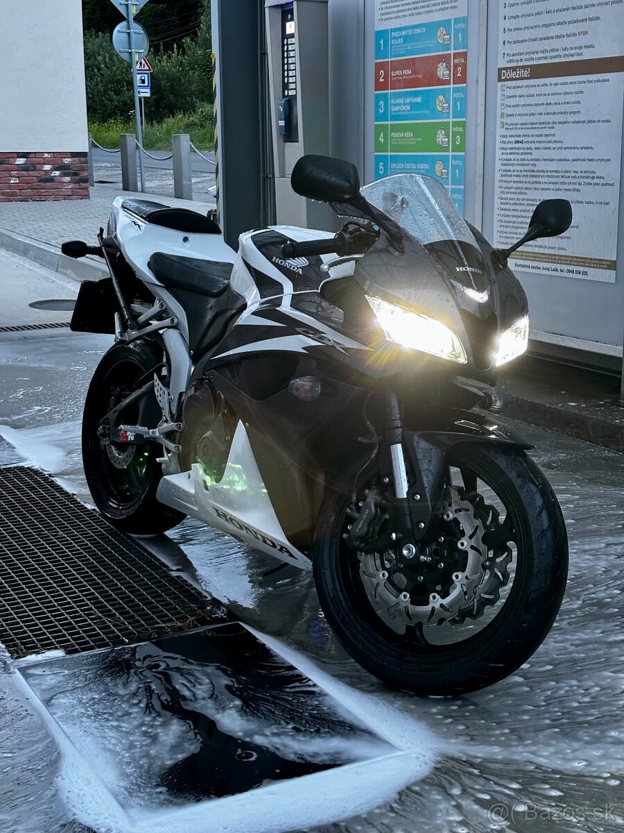 Honda CBR 600 RR PC40