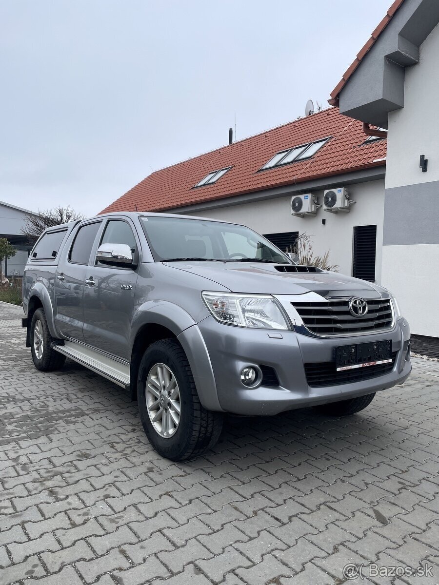 TOYOTA HILUX 3.0D-4D - PREDAJ AJ NA SPLÁTKY