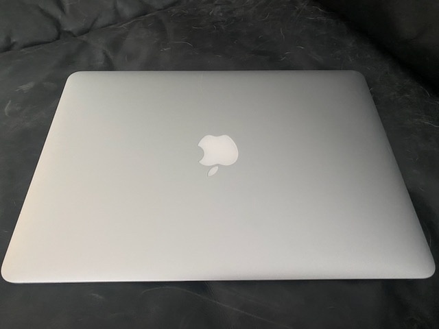 Predám Macbook Air 2013