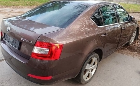 Škoda Octavia 2.0 TDI 2016 PREDáM PIATE DVERE kód farby LF8Z