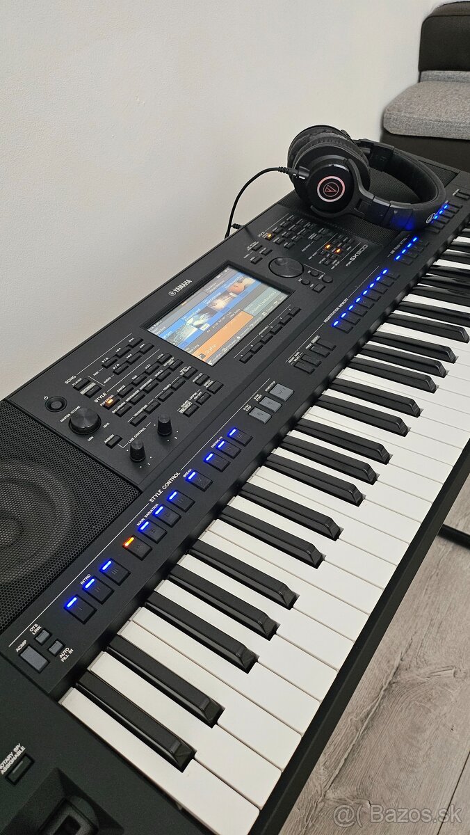 predám yamaha psr sx 900 + slúchadlá