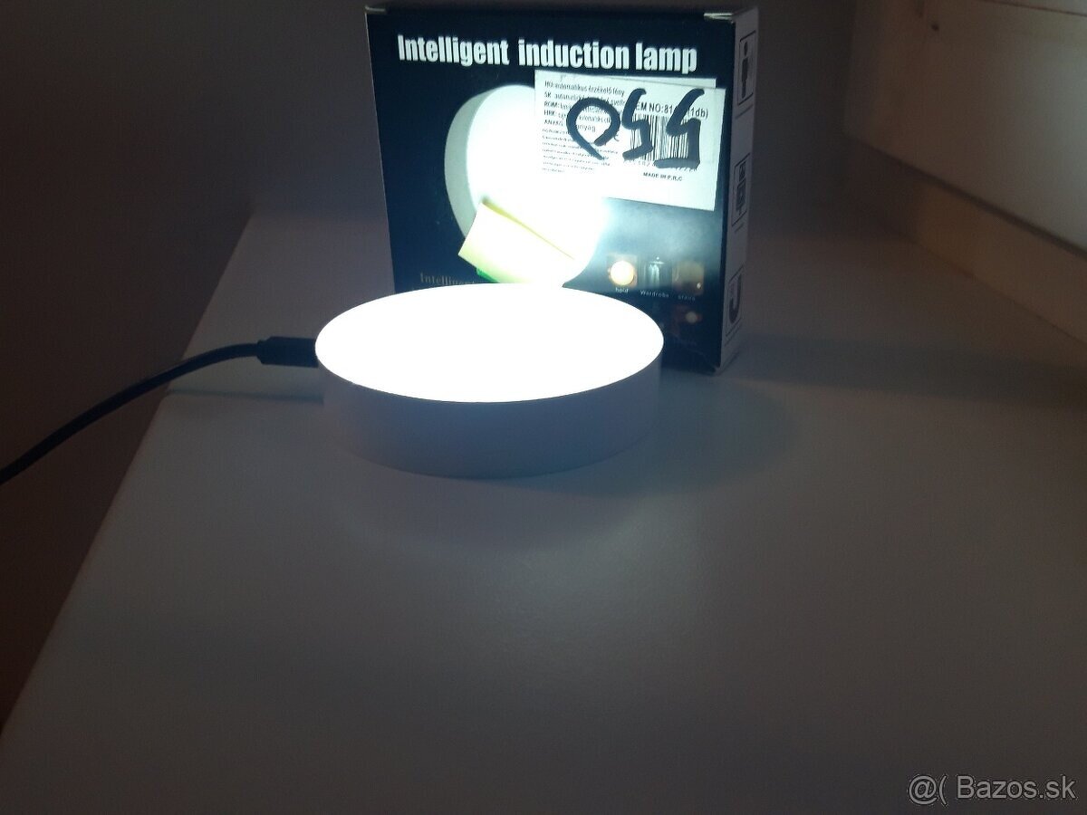 Lampa so senzorom pohybu