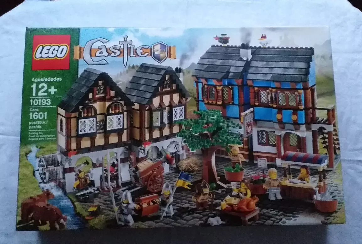 LEGO Castle: Medieval Market Village (10193)