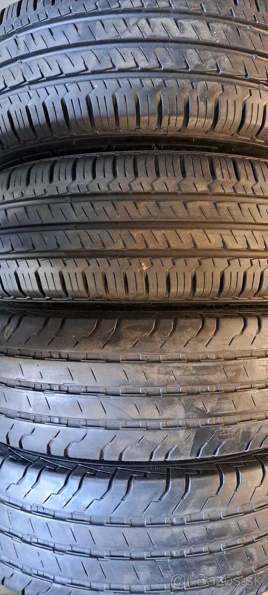 Predám 4ks jazdené letné 215/70r15C 2+2modely na dodávku