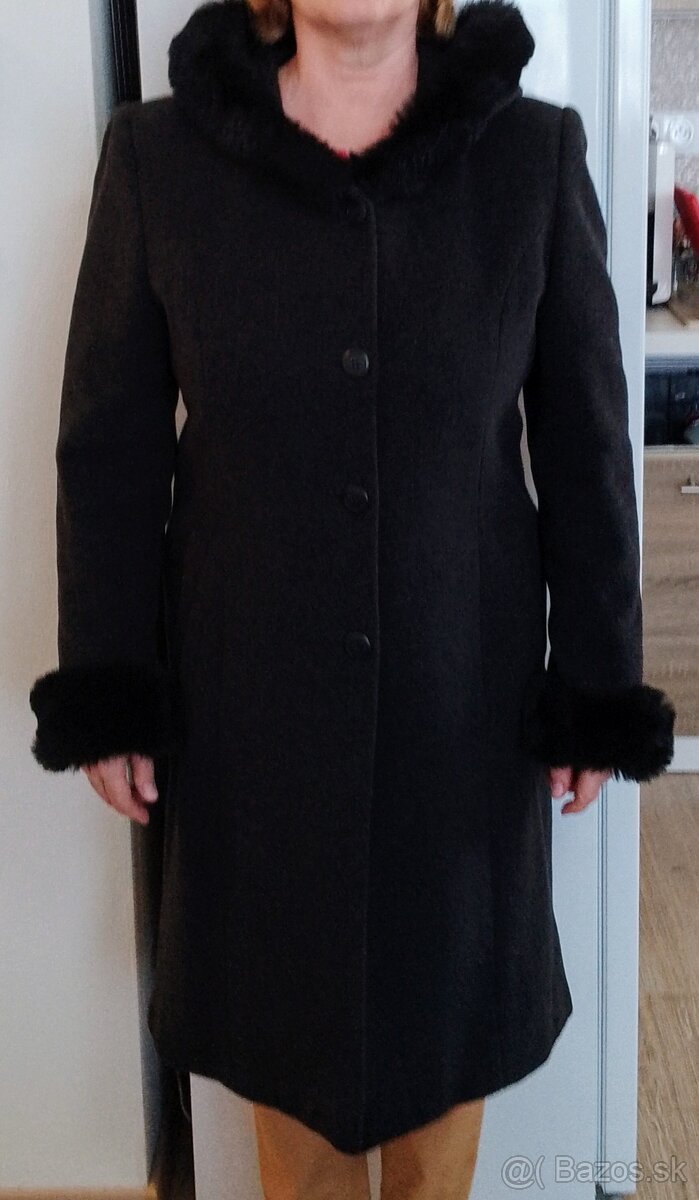 Dámsky flaušový kabát čierny