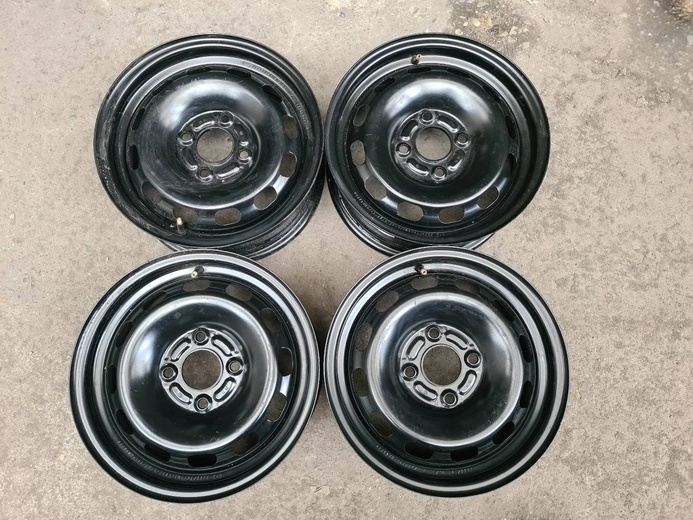 4x108 r14 ET37,5 x 5,5J plechové disky FORD