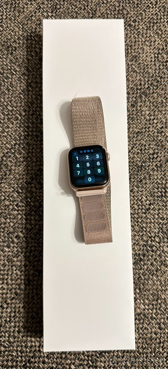 Apple Watch series 6 40 MM - 135 EUR