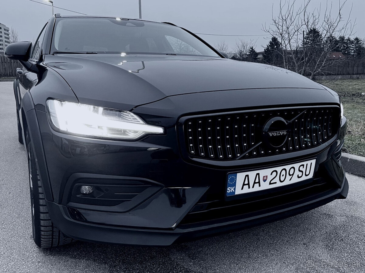 Volvo V60 CC CROSS COUNTRY PRO D4 AWD A/T 2.0l 140KW