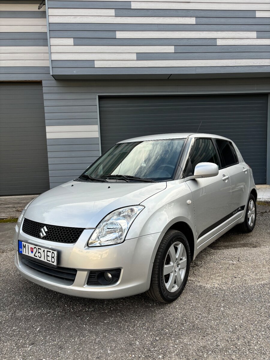 Suzuki swift 1.3 benzín 66kw 4x4 2009