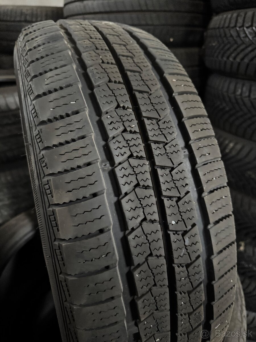 Nexen 215/65r16c zimne