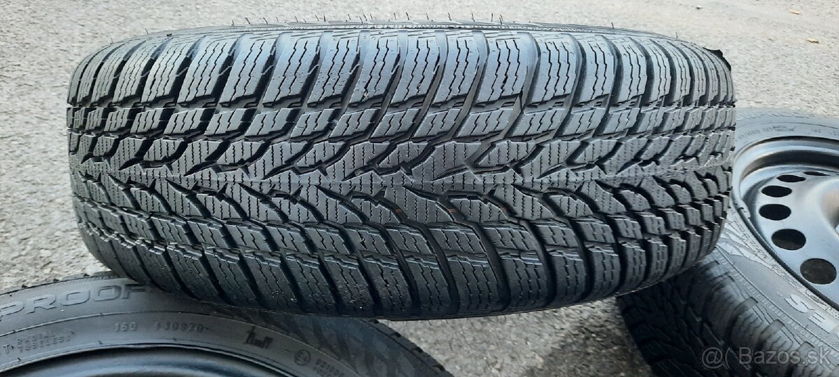 Predam nove zimne kolesa 185/65R15 cena 160 eur