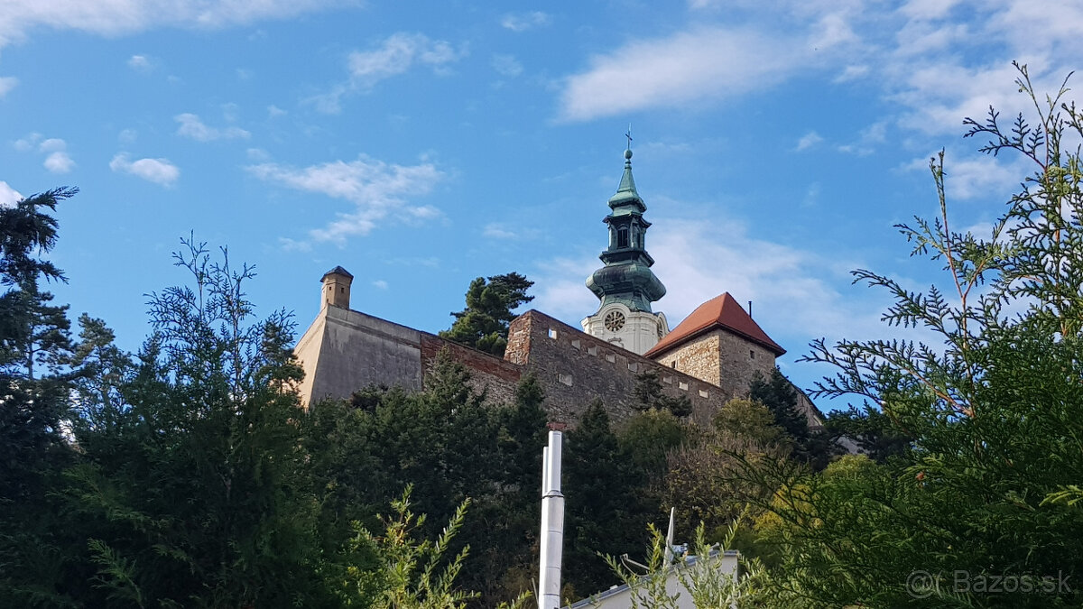 Predám RD v Nitre pod hradom s výhľadom na hrad.