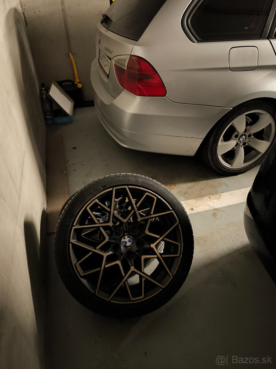 R18 + 225/40 R18 Pneu