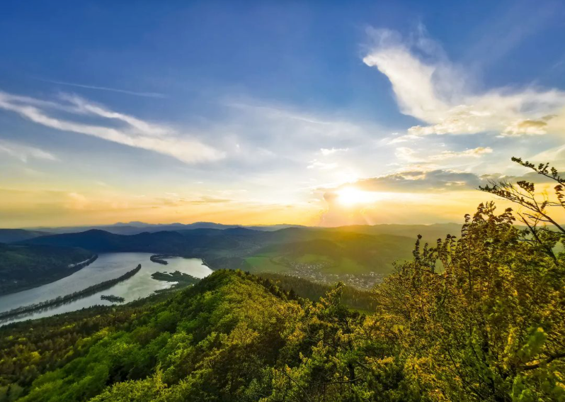 Ihrište - 11.394 m2 LESNÝCH POZEMKOV - Na predaj