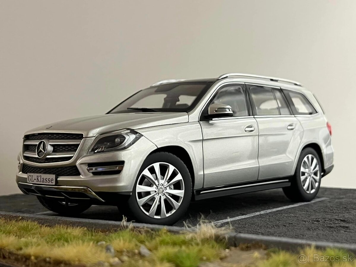 1:18 Mercedes-Benz GL-Class (X166) - NOREV