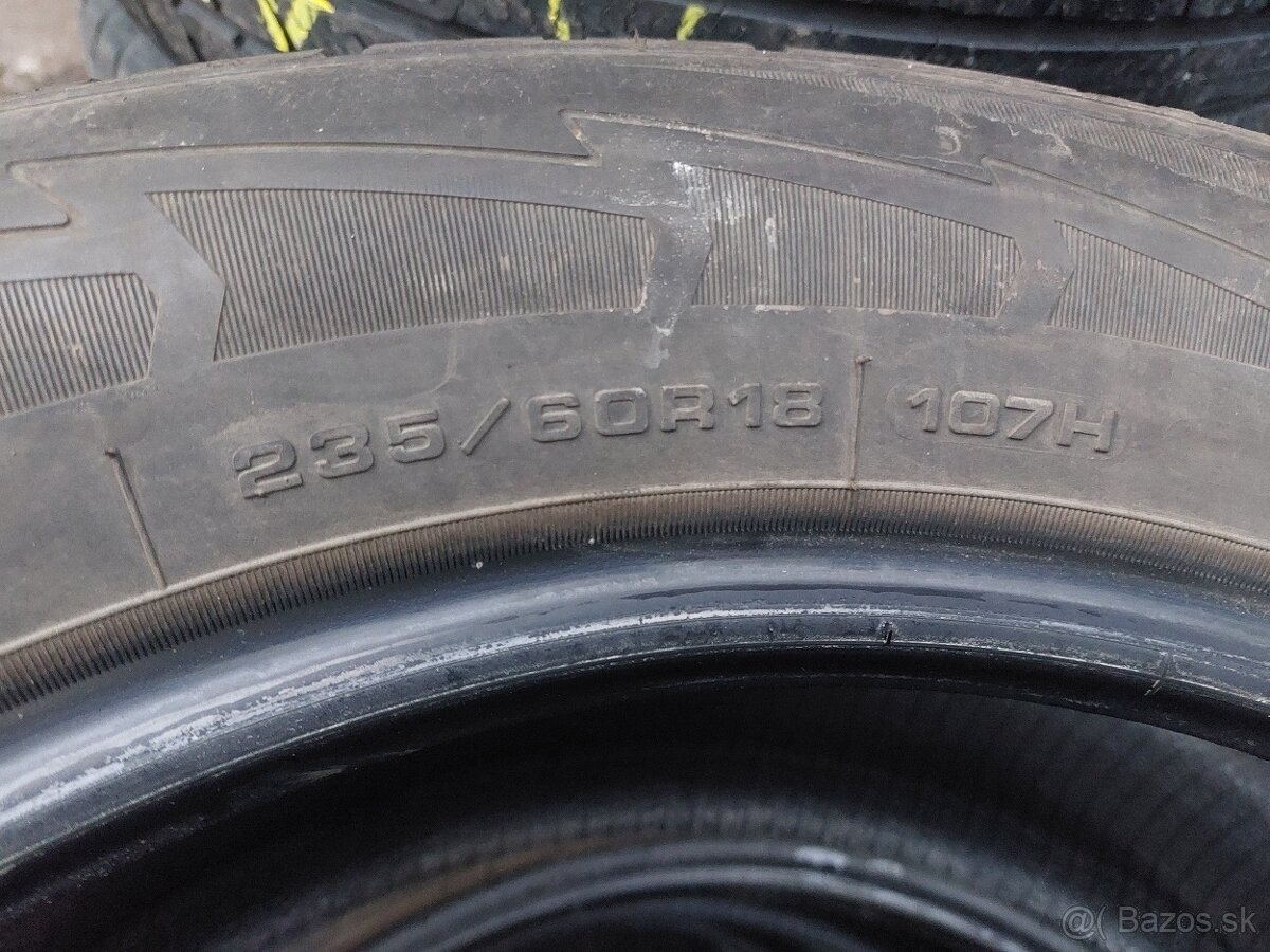 Predam zimne pneu 235/60R18 107H Goodyear