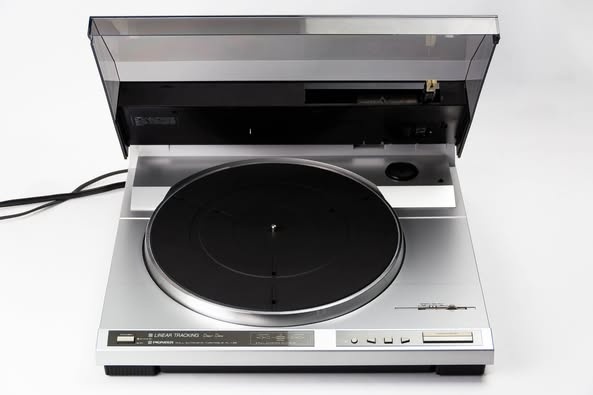 PIONEER PL-L55 /top stav, záruka