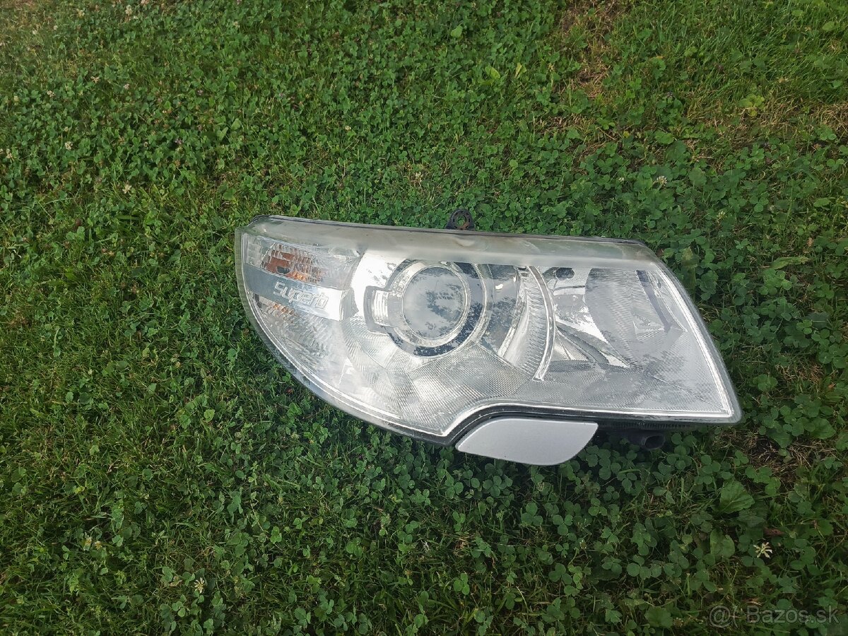 Škoda SUPERB II predné xenónový svetlomet