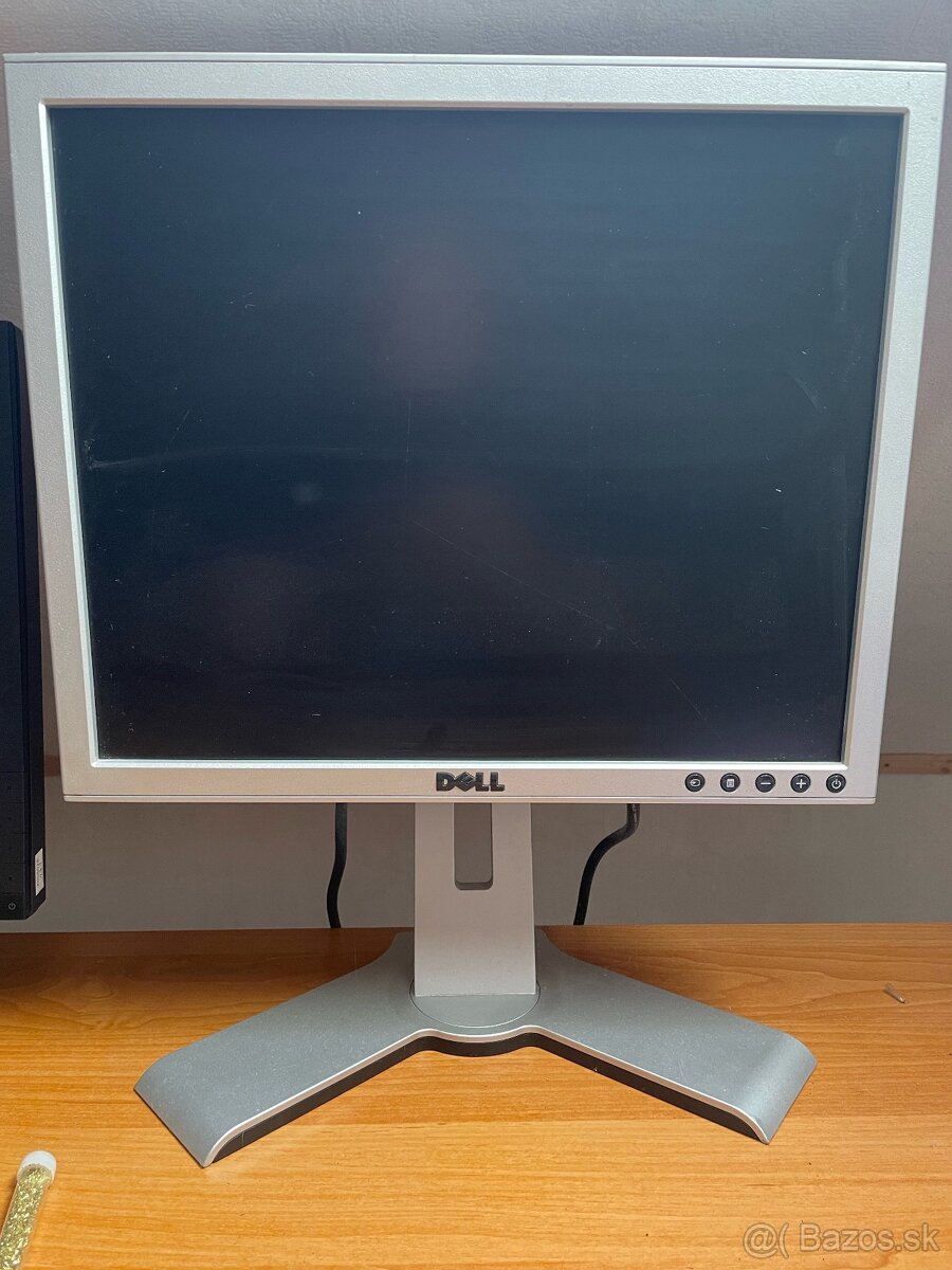 monitor17"