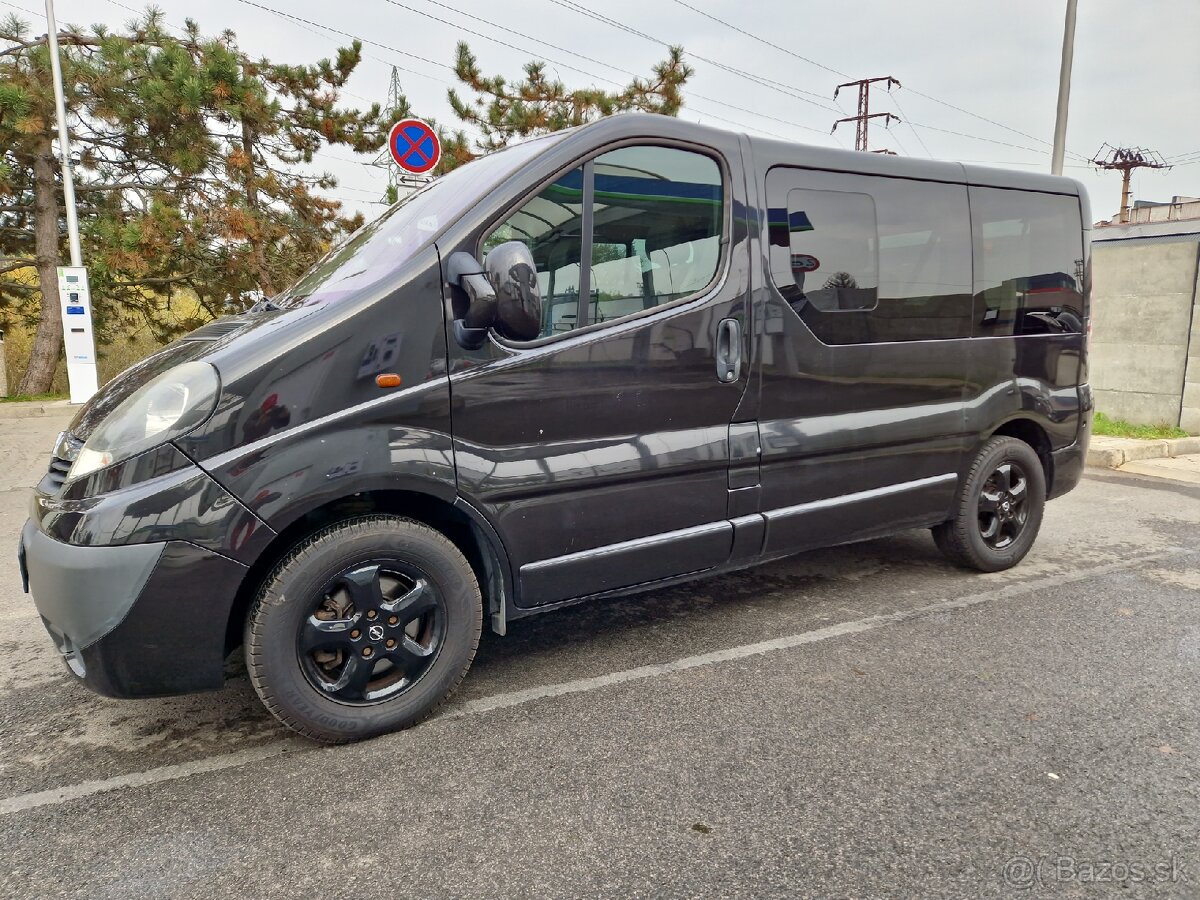 Predám Opel Vivaro 2.0 CDTI 84 KW r.v.12/2014..9-miest,Tažné