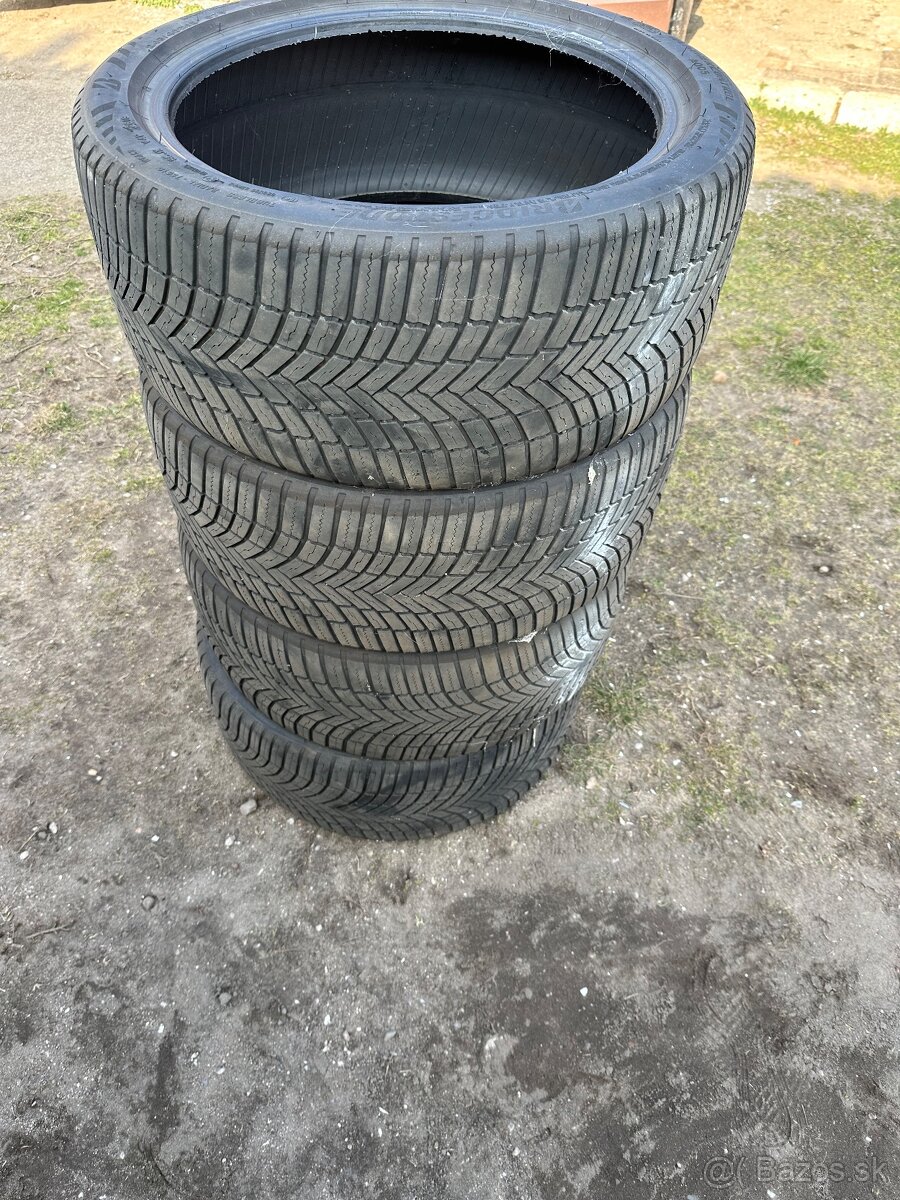 245/40 R18 bridgestone zimne