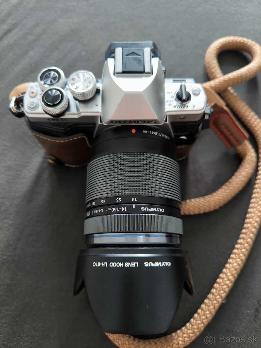 Olympus OM-D E-M10 Mark II