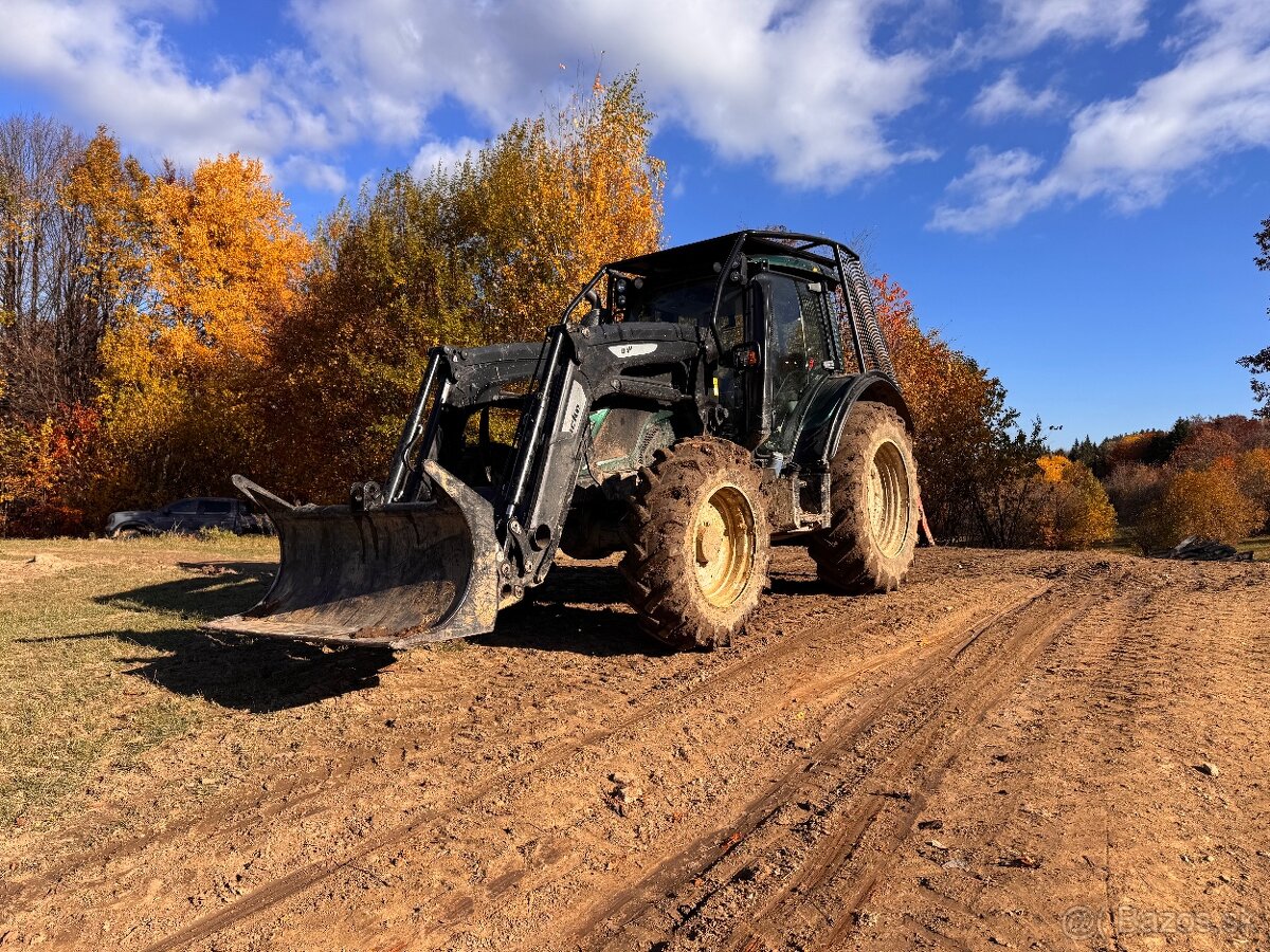 Valtra N114 lesná nadstavba