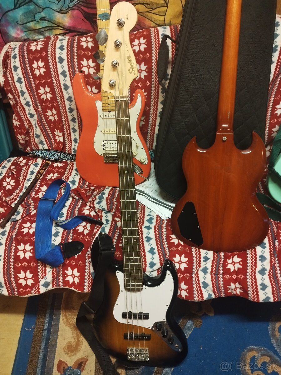 Squier jazz bass