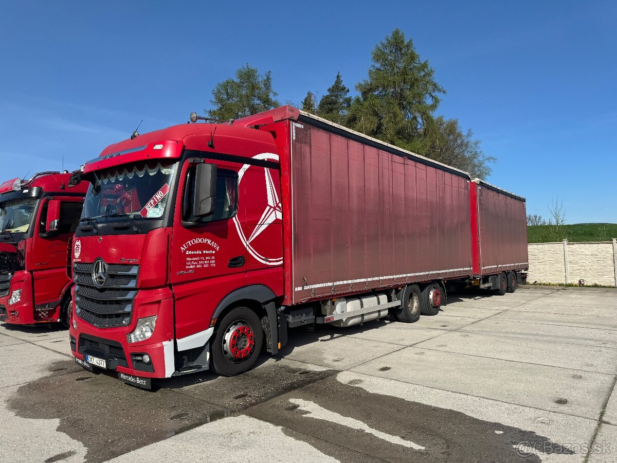 TANDEMOVÁ SOUPRAVA MERCEDES - BENZ ACTROS 2545 - PRŮJEZD