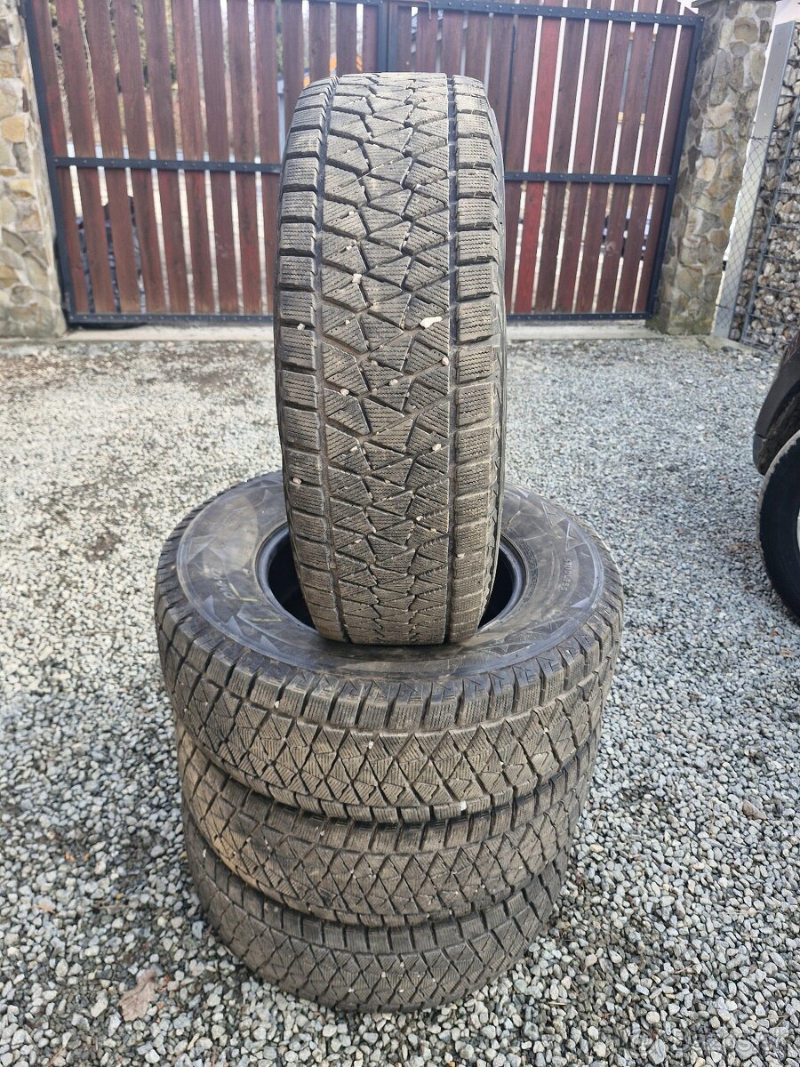 Bridgestone blizzak 245/70 r16